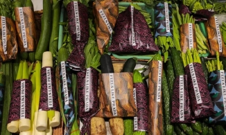 Chiến dịch quảng cáo chợ rau của Prada Trung Quốc có gì mà gây tranh cãi?