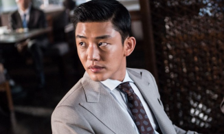 “Giáo chủ” Yoo Ah In của Hellbound (Bản án từ địa ngục): Điên cuồng từ phim ảnh đến thời trang 