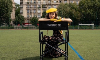 Thời trang Emily in Paris mùa 2: Rực rỡ sắc màu như mùa xuân Paris