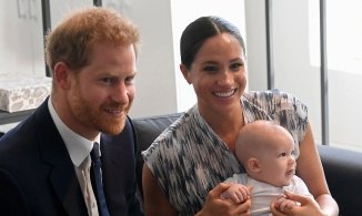 Nhà sử học Robert Lacey: Meghan và Harry đang tự cho mình là nạn nhân