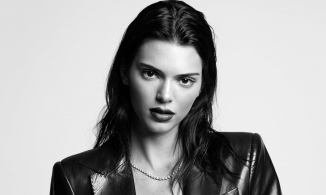 Kendall Jenner lần đầu khoe ảnh cùng bạn trai mới