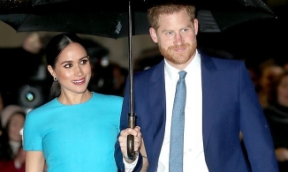 Vợ chồng Harry - Meghan phá truyền thống hoàng gia khi theo đuổi chính trị