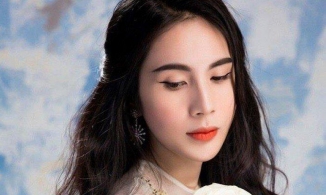 Người hâm mộ đòi chặn xe không cho Thủy Tiên đi làm từ thiện