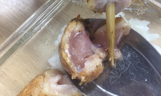 Săn khuyến mại ngày độc thân, khách ngậm ngùi nhận cơm thịt xiên sống