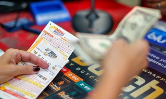 'Hotgirl' Nghệ An sở hữu cuộc sống sang chảnh nhờ ghi lô 1,7 tỷ mỗi ngày