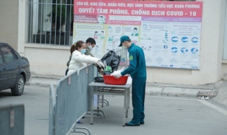 35 học sinh dậy từ 2 giờ sáng, khóc nhớ nhà trong đêm đầu cách ly