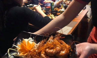 Nhà hàng buffet hải sản sáng nhất MXH vì viết 'tút' 4 câu 17 lỗi chính tả 