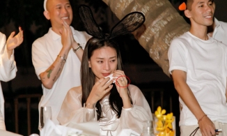 Bằng chứng Huy Trần cầu hôn Ngô Thanh Vân ngay trong sinh nhật tuổi 42 của nữ diễn viên