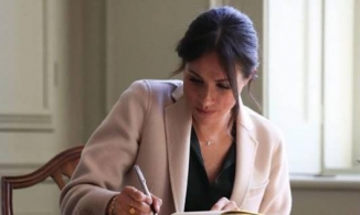 Meghan bị phản đối khi tuyên bố rời Hoàng gia nhưng vẫn ghi mình là 'Nữ công tước'
