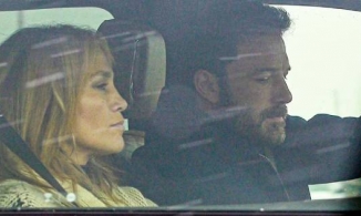 Jennifer Lopez đi chơi cùng Ben Affleck sau 17 năm chia tay.