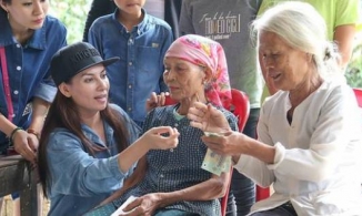 Phát hiện ra điểm bất thường trong chuyến từ thiện của Phi Nhung