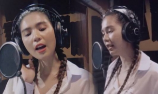 Ngọc Trinh lần đầu hát live, úp mở 'cuối năm ra album'