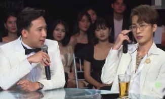 Jack từng nói 'đã quen với cô đơn', ở nhà đọc sách, làm bạn với dòng sông  