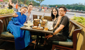 Hôm qua sao làm gì: Huyền Baby khoe dáng, Hà Hồ tình tứ bên Kim Lý