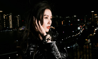 Lưu Thi Thi khoe vẻ sang chảnh sau khi làm náo động trung tâm thương mại