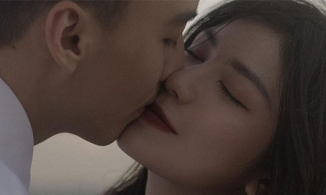 Hot girl An Japan kỉ niệm 4 năm yêu bằng bức ảnh hôn môi tình tứ