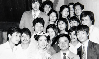 Nghệ sĩ Giang Còi trong ký ức NSƯT Chiều Xuân: 'Anh lớp trưởng hay đàn hát, quát nạt, cau có, lạc quan, vui vẻ nhất lớp'