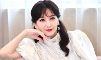 Mỹ nhân 'Bến Thượng Hải' Triệu Nhã Chi trẻ đẹp, sành điệu ở tuổi U70