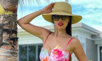 Hà Anh đăng ảnh theo triết lý 'có gì khoe nấy'