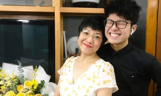 Con trai Công Lý đưa mẹ lên phố mua quà sinh nhật 'sang chảnh' với 123k