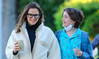 Jennifer Garner phản ứng thế nào sau khi chồng cũ công khai nguyên nhân ly hôn