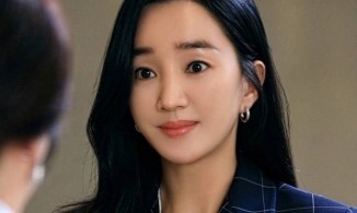 'Nữ hoàng phim bi' Soo Ae tái xuất nóng bỏng với cảnh giường chiếu trong Thành phố nhân tạo