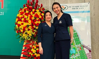 Đàm Thu Trang đứng bên mẹ chồng quyền lực trong cuộc họp cổ đông, vị thế mà Hồ Ngọc Hà chưa từng có