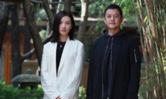 Lý Á Bằng đưa bạn gái kém 19 tuổi đi chụp ảnh cưới