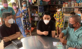 MC Quyền Linh bỏ tiền túi xây tiệm tạp hóa cho cặp vợ chồng nghèo