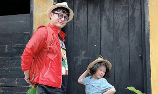 Không phải vợ, Hồng Đăng khoe ảnh được 'người tình' thơm môi dịp Valentine