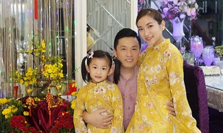 Người ta tặng vợ xế hộp, còn Lam Trường mua xe máy cho bà xã làm quà tình yêu