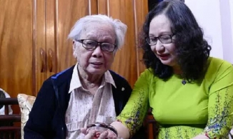 Hôn nhân 32 năm của nhạc sĩ Hồng Đăng và vợ kém 26 tuổi: Hạnh phúc dù không có con chung