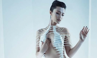 Hôm qua sao làm gì (1/4): Đông Nhi gây tranh cãi với bộ ảnh hóa nàng mèo táo bạo