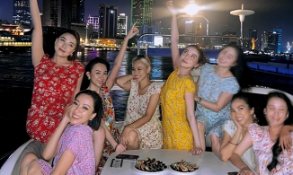 Hôm qua sao làm gì (21/4): Hội bạn thân Cao Thái Hà diện đồ bộ hoa lá, ăn sinh nhật trên du thuyền