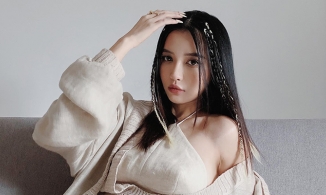 Mải mê chơi game, Bích Phương đăng đàn nhờ fan 'kéo rank' vì thua quá nhiều