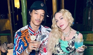 Bước sang tuổi 64, Madonna chia tay bạn trai kém 36 tuổi