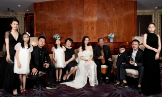 Ngô Thanh Vân đăng ảnh cưới, lần đầu công khai đại gia đình quyền lực