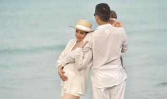 Phanh Lee mang bầu lần 2, công khai loạt ảnh cực tình bên chồng đại gia