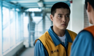 Kang Ha Neul tái xuất cực ngầu bên Phạm Băng Băng 