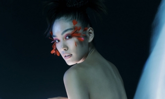 Thảo Nhi Lê chụp hình nude lấy tên Mẹ Âu Cơ nhưng tạo hình lại giống hồ ly