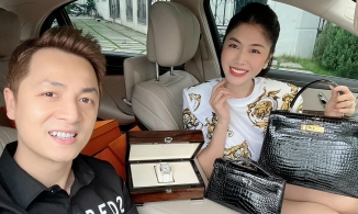 Biểu cảm của vợ Đăng Khôi khi được chồng tặng quà sinh nhật gần 2 tỷ đồng