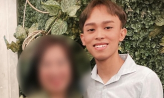 Cát xê trăm triệu, Hồ Văn Cường vẫn mặc áo nhàu, đi dép lê chụp ảnh cùng fan