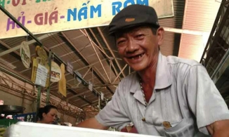 Người quét rác trúng số 2,3 tỷ sau 6 năm: Mỗi ngày vợ phát chẩn 150k