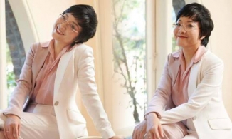 Đăng ảnh trẻ trung ở tuổi 51, bố chồng cũ của MC Thảo Vân vào khen: 'Bố mẹ rất thích phong cách này'