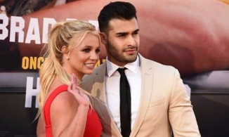 Britney Spears tự do sau 13 năm tranh đấu: Thắp ngọn nến cũng là một niềm vui