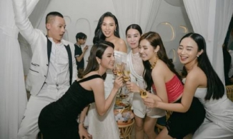 Diệp Lâm Anh từng đích thân đăng ảnh thân thiết với Quỳnh Thư vào 1 năm trước