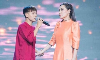 Hồ Văn Cường nhắc đến mẹ nuôi Phi Nhung trong show diễn cát xê 200 triệu