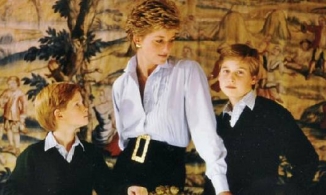 Lời cầu xin của Hoàng tử William đến Công nương Diana trở thành nỗi khiếp sợ của cánh săn ảnh