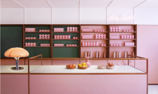 Khu cà phê rực rỡ sắc hồng 'nịnh mắt' bên trong tiệm pizza Humble