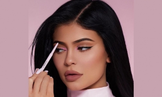 Sao USUK bán mỹ phẩm, ai xịn hơn ai?